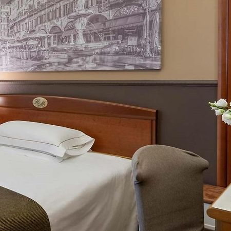 มัสติโน รูมส์ Hotel เวโรนา ภายนอก รูปภาพ